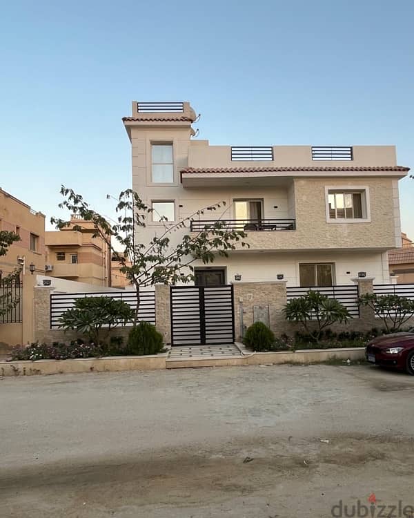 فيلا خاصة داخل كمبوند Green village  خلف مول مصر الشيخ زايد غرب سوميد 0