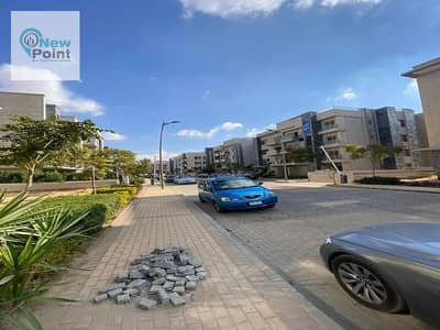 Receive immediately an apartment with a garden of 200 m in an already inhabited compound in the Fifth Settlement next to Palm Hills