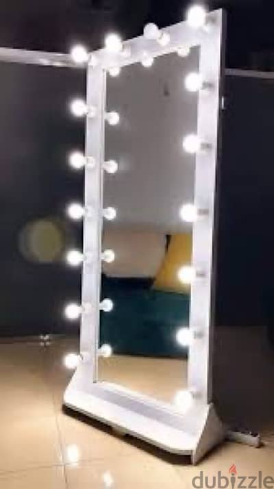 mirror with light