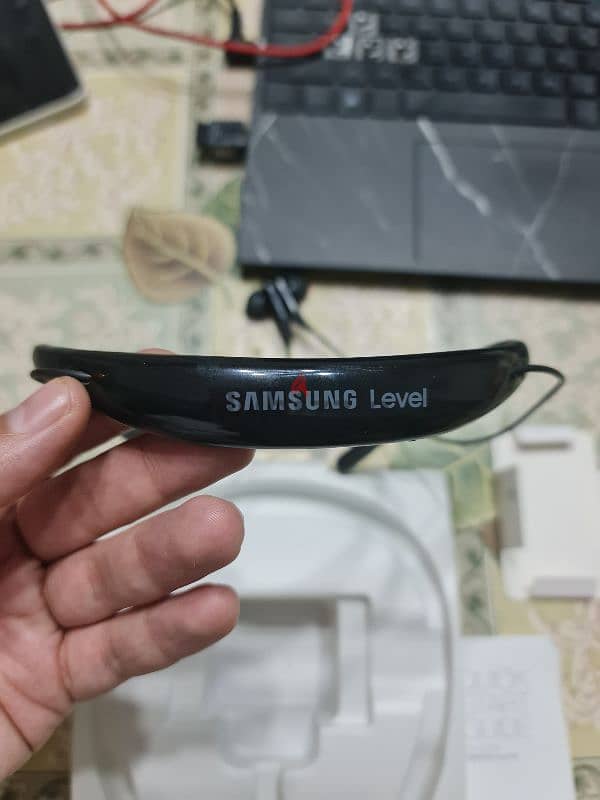 Original Samsung Level U 2 earphones 2