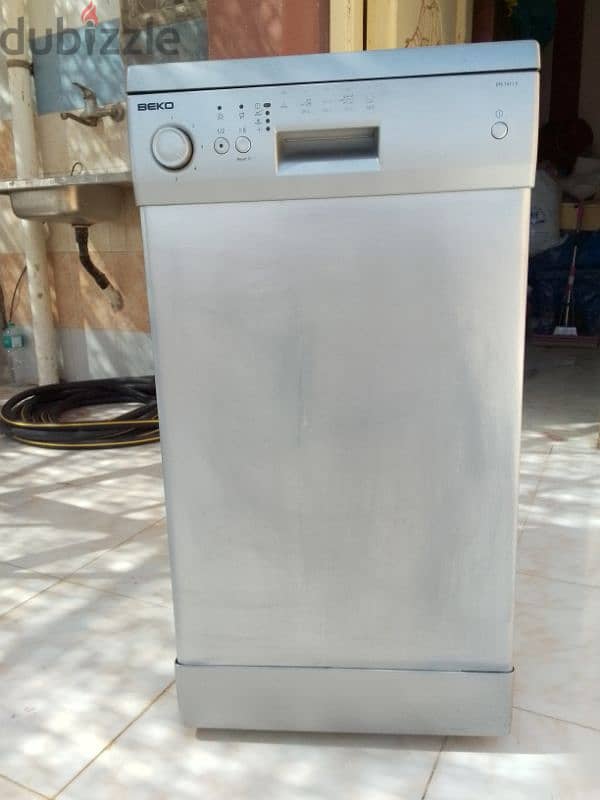 للبيع غسالة اطباق Beko  موديل 1511S 2