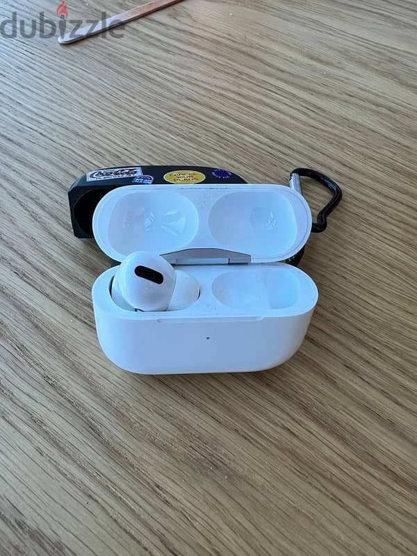 IPhone AirPods Pro 4