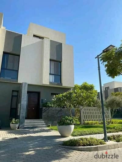 Villa of 440 square meters, ready for immediate delivery, fully finished to super lux standard, available for viewing in Alburouj Compound