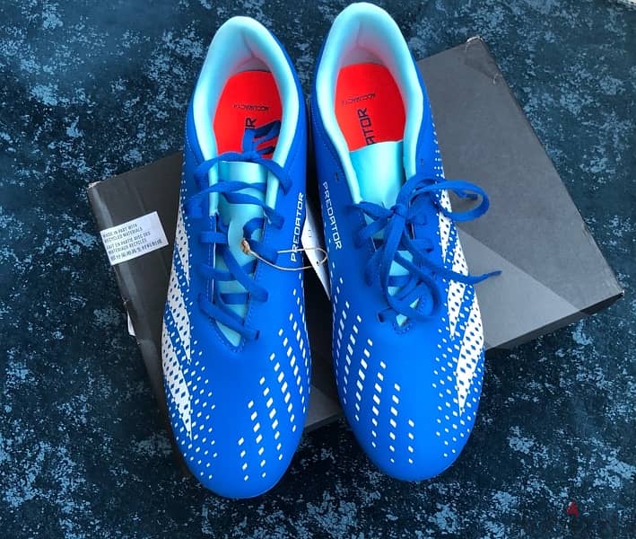 حذاء اديدس adidas رياضي مقاس 46 يعادل 44 في الحذاء العادي 6