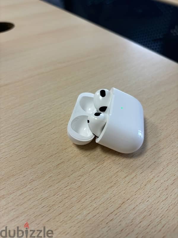 Airpods Gen 3 - Lightning Charger 2