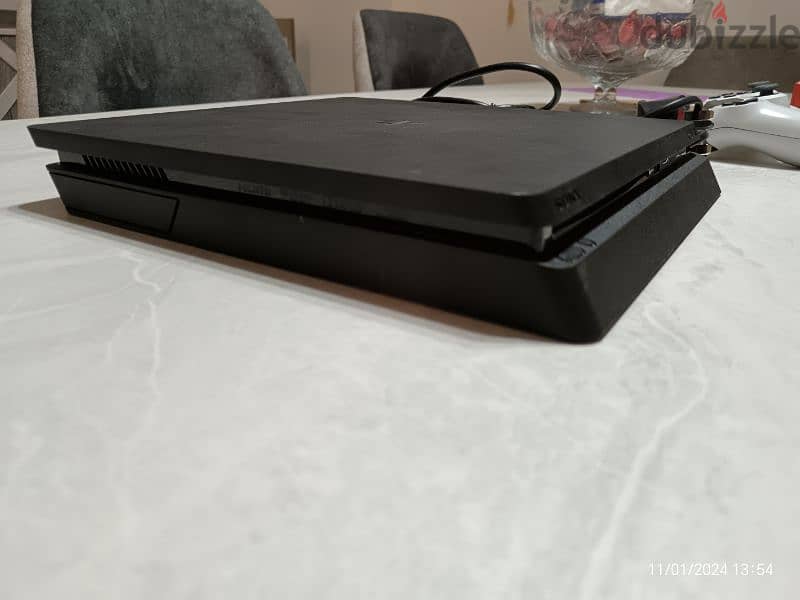 ps4 slim 500gb بلاستيشن ٤ 0