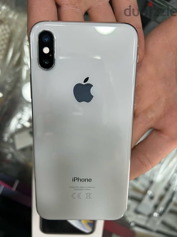 I phone  xs حاله نضيفه جدا متفتحش بالعلبه بتاعتوا 3