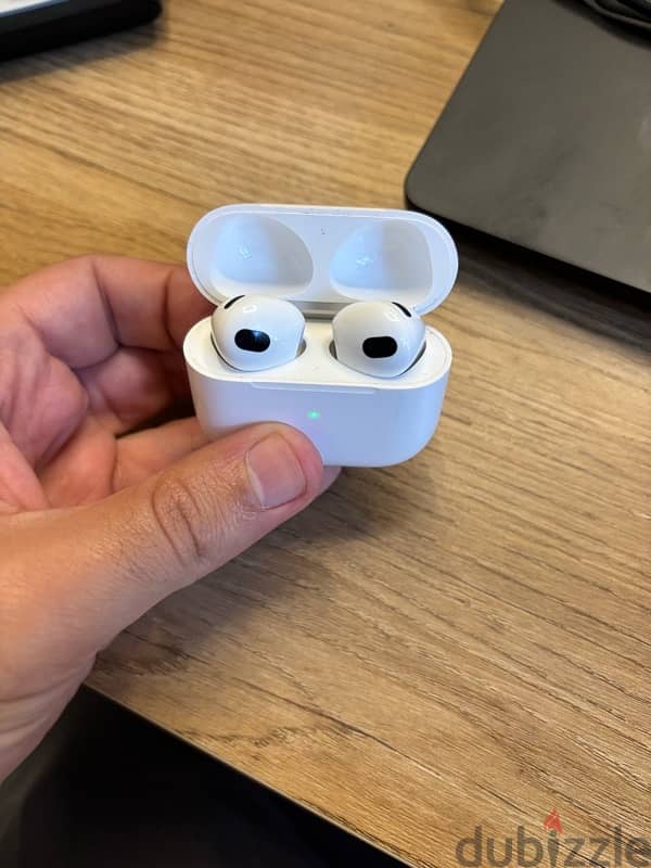 Apple airpods 3rd generation 1