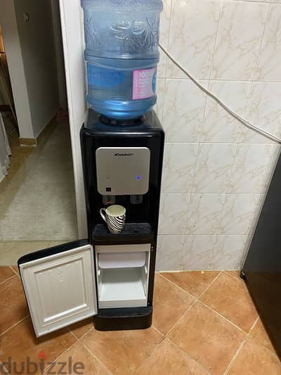 مبرد مياه استعمال ١٠ شهور بحاله الزيروwater dispenser