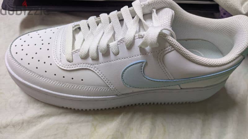 nike original white shoes 1