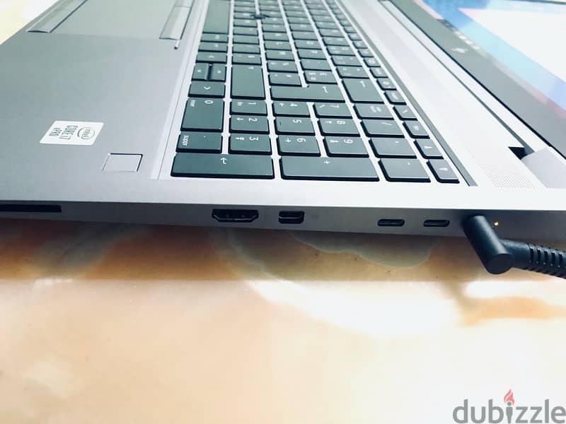 HP ZBooK Fury G7 i7-10H vga T2000 1