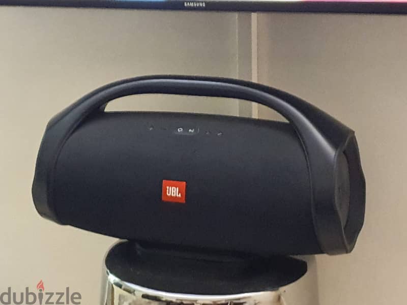 سماعة JBL BOOMBOX كالزيرو بالشاحن الأوريجينال 2