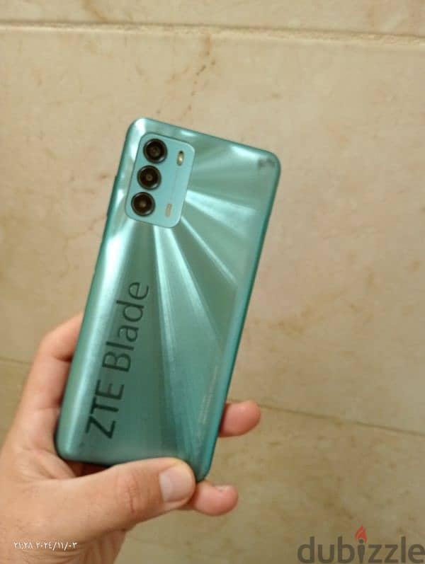 ZTE Blade V40 Vita 4