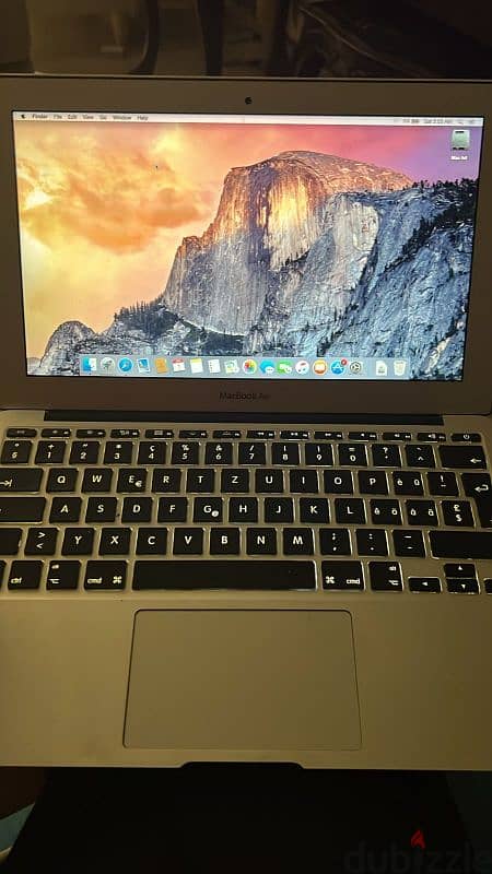 Macbook Air 11inch (Mid-2011) 1