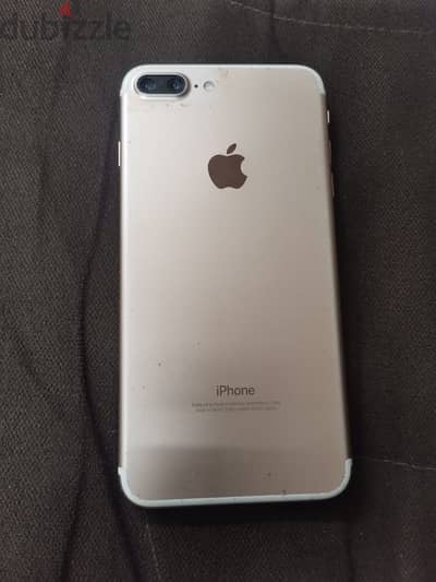 IPhone 7 plus للبيع معاه علبته