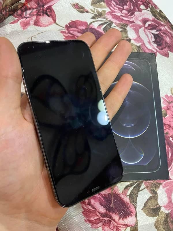 iPhone 12 Pro خطين 2