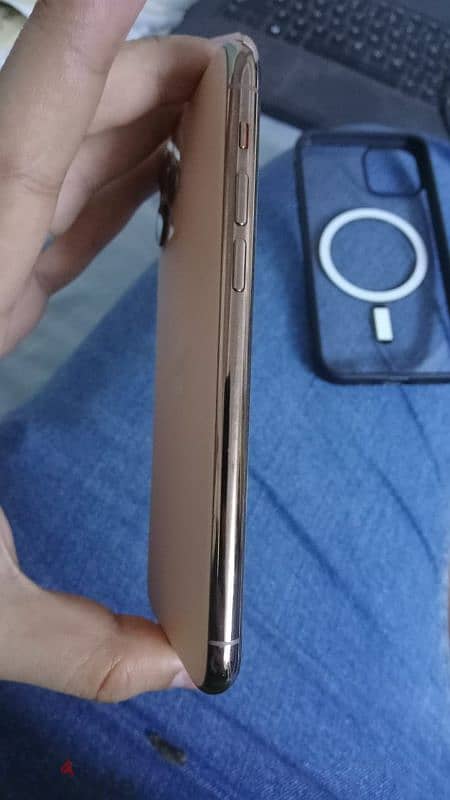 Iphone 11 pro 512 نسخه نادره ايفون 1