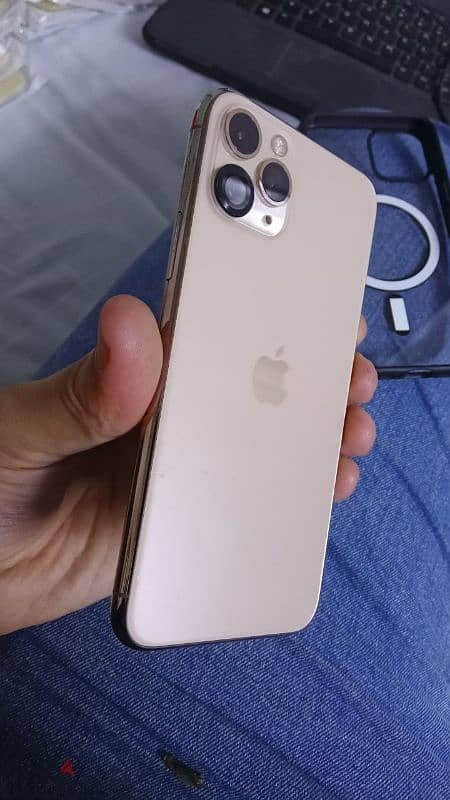 Iphone 11 pro 512 نسخه نادره ايفون 4