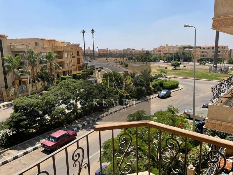 200 sqm apartment in Banafsek, second floor villas, distinctive location, 3 bedrooms and 3 bathrooms, garden view and the street separating Banafsek a 1