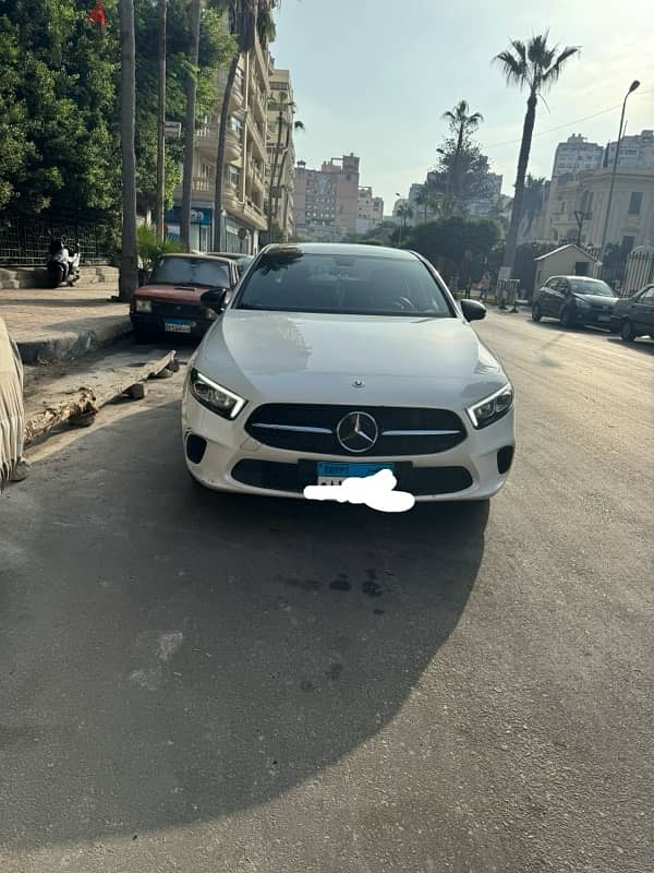 Mercedes-Benz A180 2021 0