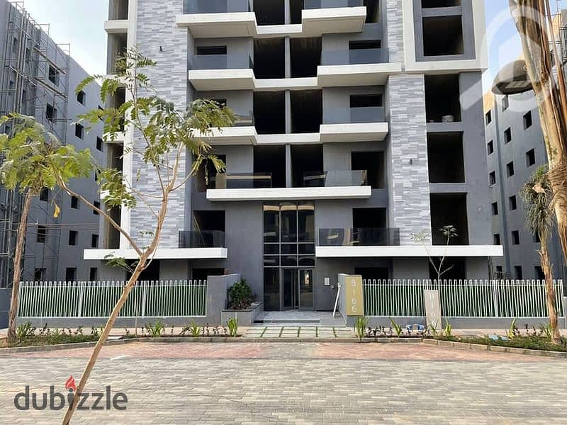 For sale at the old price, an apartment of 117 meters, two rooms, in Sun Capital Compound 3