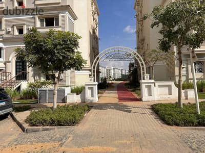 بنتهاوس للبيع كاش باقل سعر في الماركت استلام فوري في كمبوند ماونتن فيو هايد بارك in compound mountain view Hyde Park