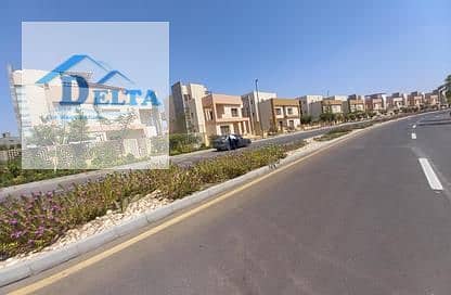 Land for villas in Wadi El Nil Gardens Compound, sea view, overlooking the 60th main street 3