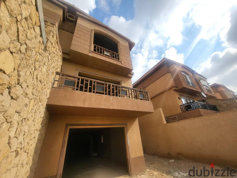 for sale twin house Pyramids Walk 2