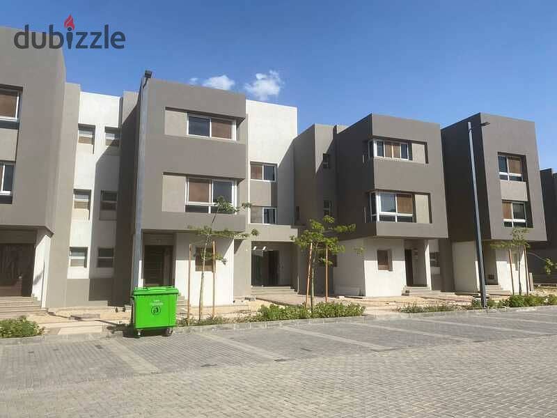 Townhouse corner for sale in Etapa Compound in the heart of Sheikh Zayed, immediate delivery, very distinguished location overlooking the largest land 0