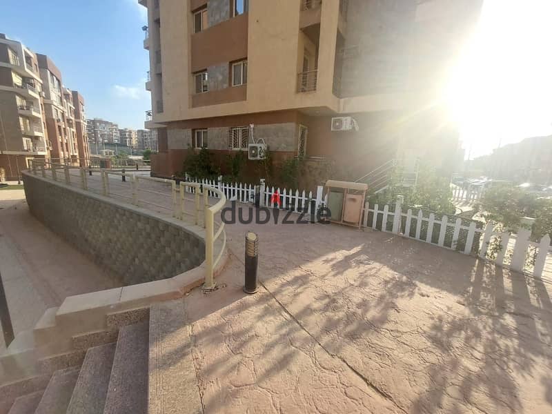 Furnished apartment for rent in Dar Misr Al-Qronfol, ultra super luxury finishing, fully air-conditioned - Fifth Settlement 4