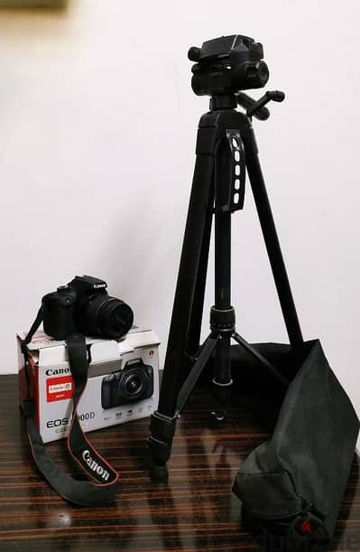 Canon EOS4000D + tripod