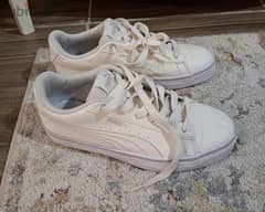 used shoes in excellent condition 0