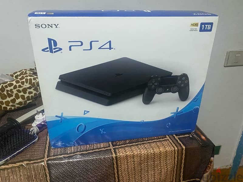 Ps4 slim 1t with 2 original controllers 2