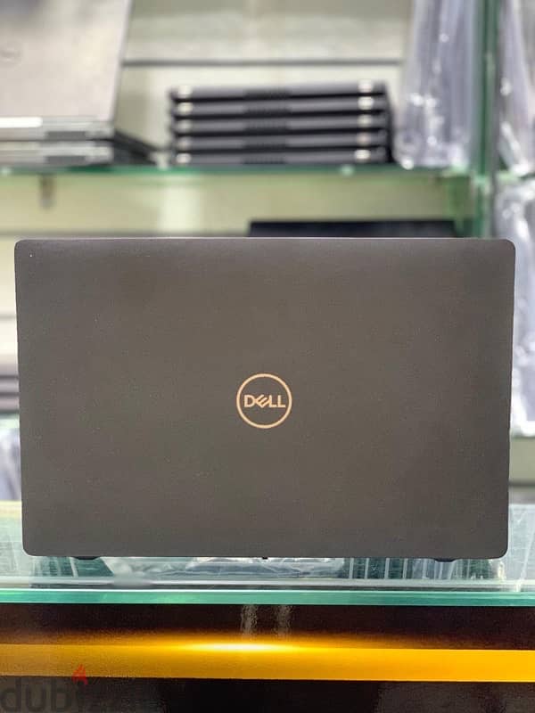 Dell precision 3541 1