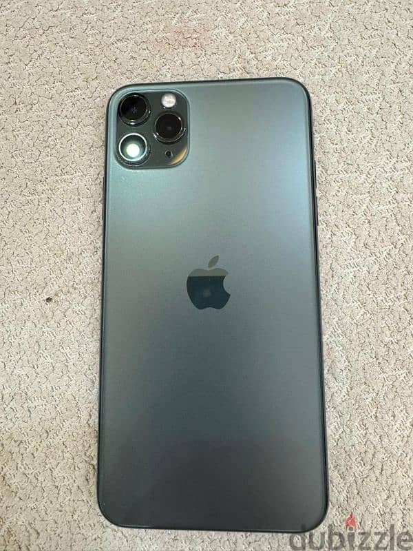 iPhone 11 Pro Max 256G حالتة ممتازة 2