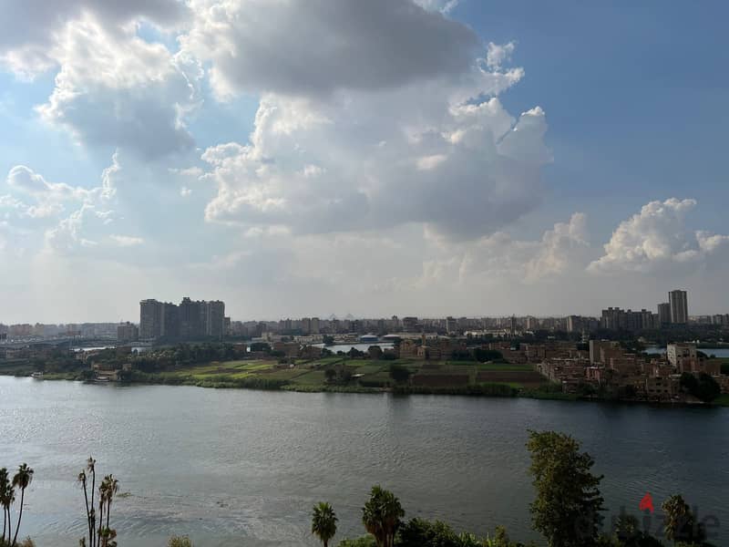 Apartment next to Hilton with a wonderful view, first row directly on the Nile, fully finished with furniture, appliances and air conditioners, and in 3