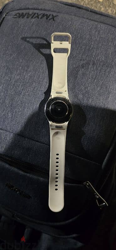 galaxy watch 6 40mm كسر زيرو بالشاحن جديده 1