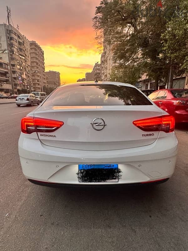 Opel Insignia 2020 1