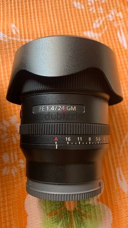 sony lens 24mm f 1.4 used like new GM 2