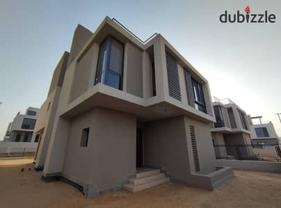 فيلا مستقلة موقع ممتاز للبيع ريسيل في سوديك إيست سعر مميز  Resale Villa for sale in Sodic East