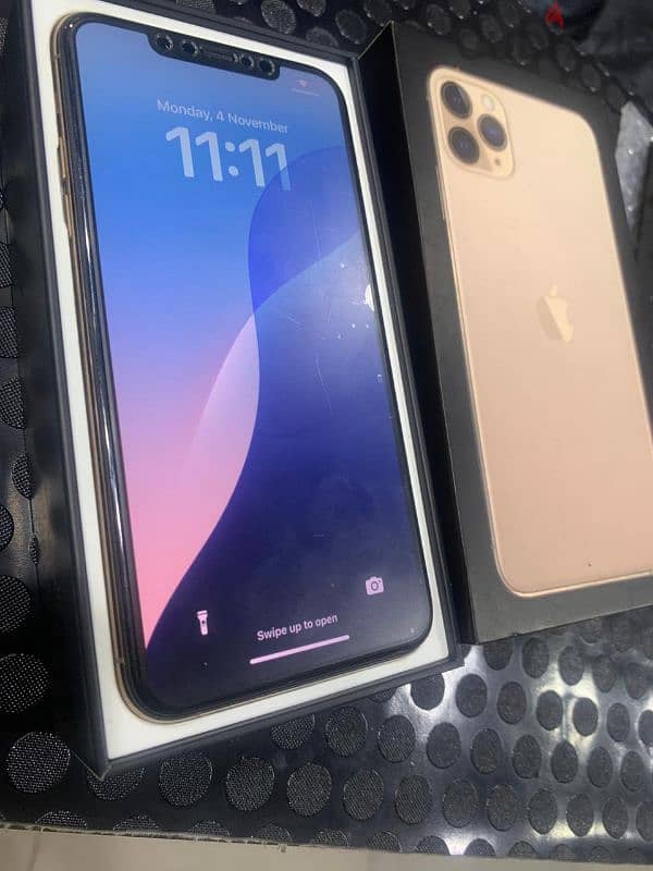 iphone 11 Pro max  gold 256 gb 1