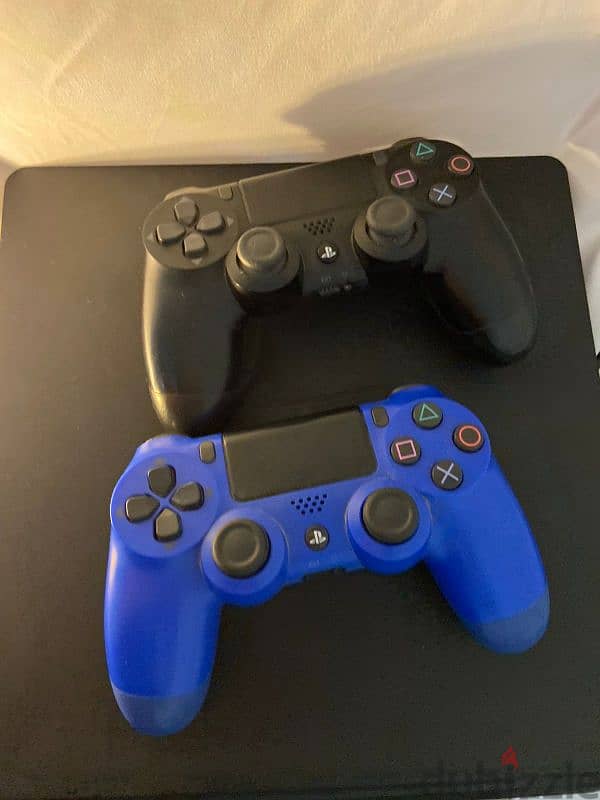 PS4 slim 500g and 2 controls +fifa23 primary account 1