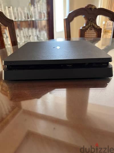 PS4 slim 1T -2 Controllers Original +11 Games offline