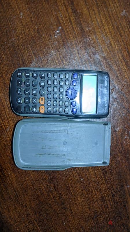 آلة حاسبة casio fx82es plus 1