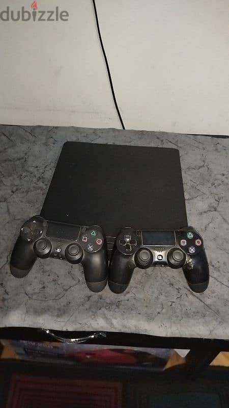 PS4 slim 1