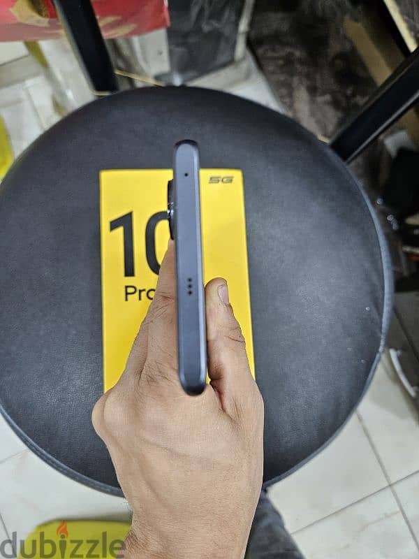 للبيع موبايل realme 10 pro plus  رام ١٢ مساحه ٢٥٦ كسر زيرو 5