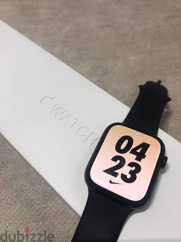 apple watch sweies 8 45 mm( like neww) 0