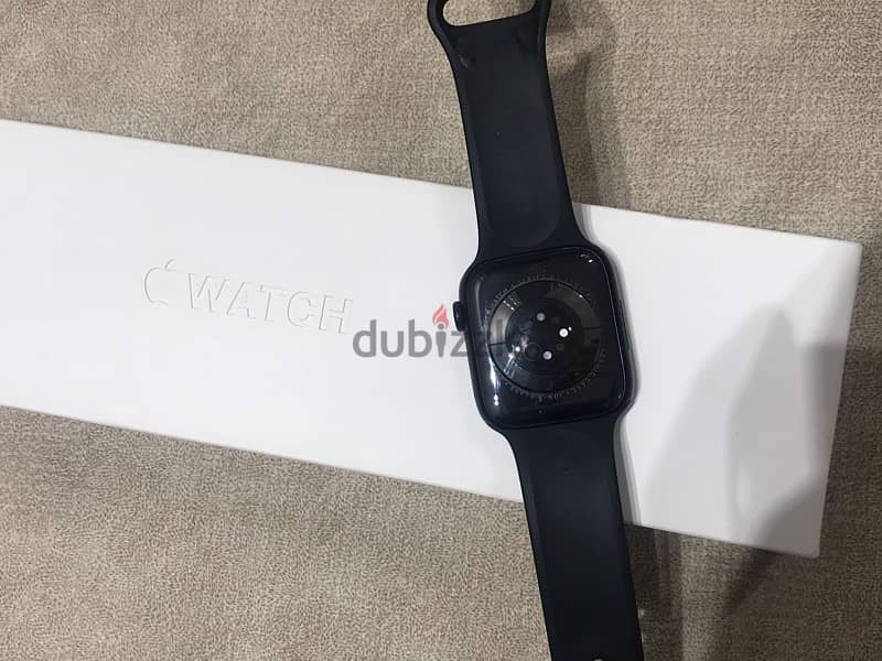 apple watch sweies 8 45 mm( like neww) 2