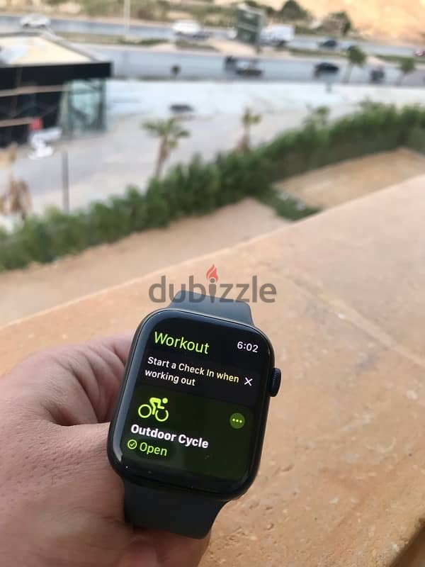 apple watch sweies 8 45 mm( like neww) 3