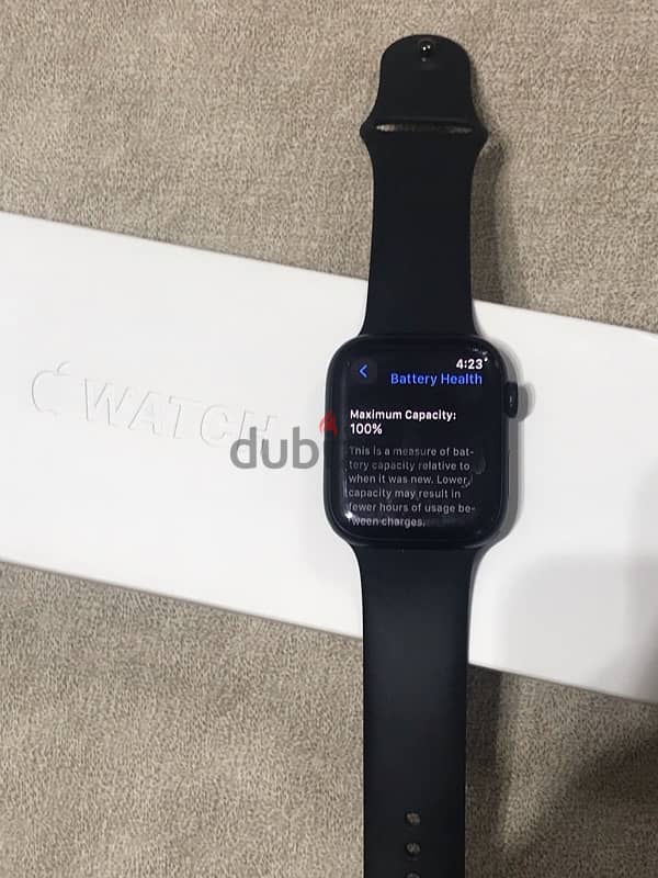 apple watch sweies 8 45 mm( like neww) 4